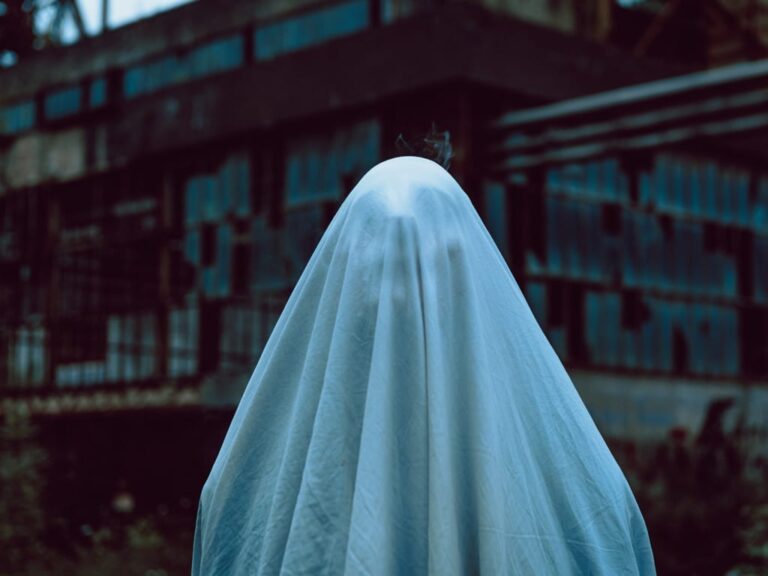 Boo Moments | Single, Shocking Ghostly Encounters