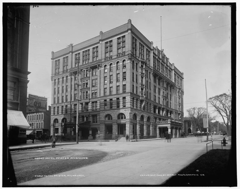 Ghost Story | Pfister Hotel in Milwaukee